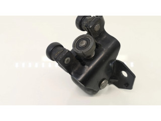 Средняя направляющая ролика / средний шарнир