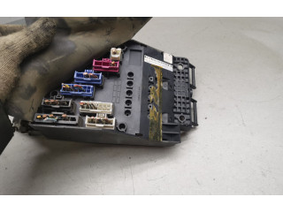 Блок предохранителей YQE103121   Rover 75    