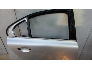 Задняя дверь