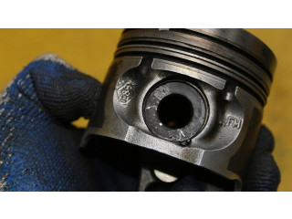 Píst    Renault Clio III     