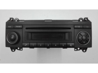 Радио/ проигрыватель CD/DVD / навигация