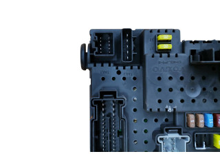 Блок предохранителей 30728512, 28017881   Volvo XC90    