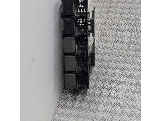 Блок предохранителей    Subaru Forester SJ    