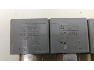 Pojistková skříňka AV6T14A142AB, EM5T14K733BAM Ford Focus 2013