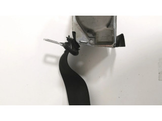 Задний ремень безопасности