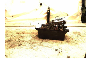   Pojistková skříňka    Mitsubishi Pajero 1990