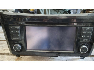 Радио/ проигрыватель CD/DVD / навигация