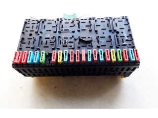 Блок предохранителей 357937039, 357937039 Volkswagen Golf III