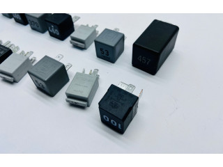   Pojistková skříňka 0281003032, 20141205   Volkswagen Tiguan 2008