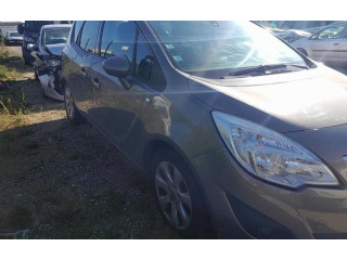 Блок предохранителей     Opel Meriva B    