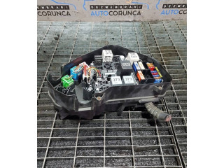 Pojistková skříňka Audi Q7 4L 2007