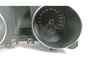 Панель приборов 5K0920870B   Volkswagen Golf VI       