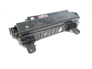 Pojistková skříňka 1034405-00-F Tela Model S 2017