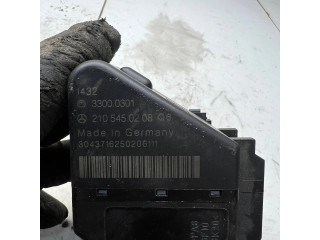 Řídící jednotka A2105450208, 33000301 Mercedes-Benz S W220 2000