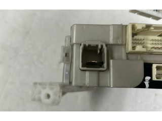 Pojistková skříňka 89221-47500, 238000-5791 Toyota Prius+ (ZVW40) 2017