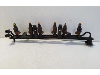 Топливная рампа 021133317G Volkswagen Golf III