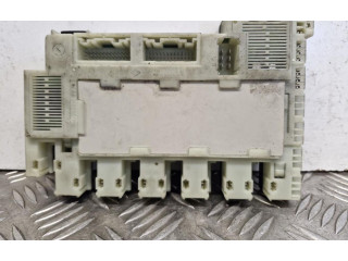 Блок предохранителей 7700411322E   Renault Clio II    