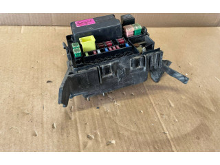 Блок предохранителей MR587816 Mitsubishi Grandis