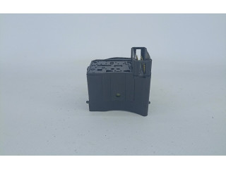 Включатель скорости стеклоочистителей 8200792587   Dacia Duster