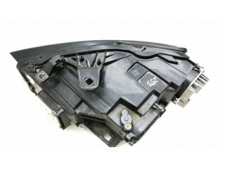 Передняя фара  