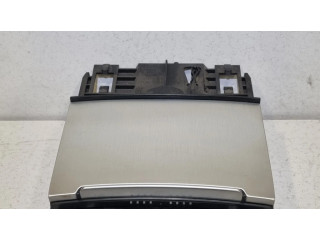 Передняя пепельница