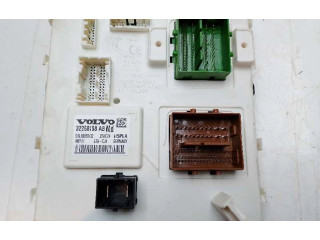 Zpětné zrcátko Volvo XC60 2020 32268108, 31453261