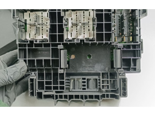 Блок предохранителей 684600934AC   Jeep Grand Cherokee WL    