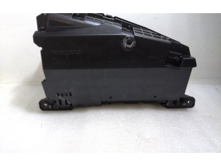 Дисплей    32300227, WHU001   Volvo XC60