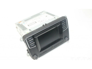 Радио/ проигрыватель CD/DVD / навигация