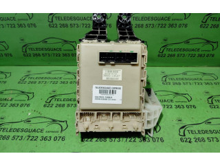 Pojistková skříňka 8273005720 Toyota Avensis T270 2013