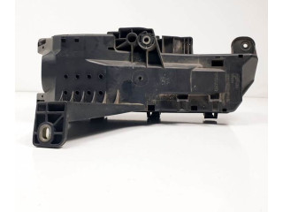 Блок предохранителей 9494210   Volvo S80    