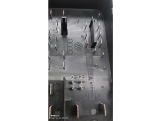 Блок предохранителей Skoda Octavia Mk2 (1Z)