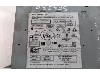 Радио/ проигрыватель CD/DVD / навигация