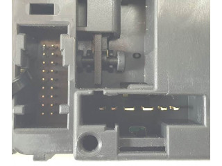 Ручка стеклоочистителей 88103007   Renault Clio III