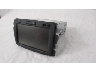 Радио/ проигрыватель CD/DVD / навигация