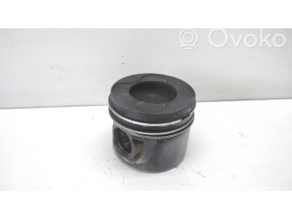 Píst 84L107 BMW 5 E60 E61 pro naftový motor 3.0