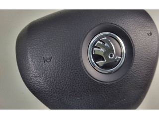 Подушка безопасности водителя 5E0880201   Skoda Octavia Mk3 (5E)