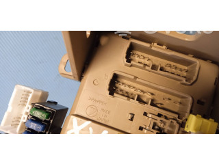   Pojistková skříňka 82201FJ000   Subaru XV 2012