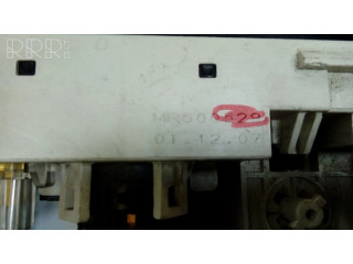 Блок управления климат-контролем MR500529 Mitsubishi Carisma