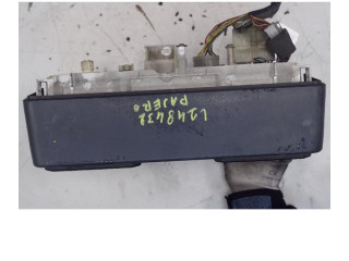 Přístrojová deska Mitsubishi Pajero 1987 MB741965