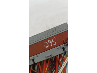 Блок предохранителей 9162439 Volvo S60