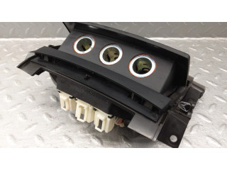 Передняя пепельница