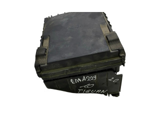   Pojistková skříňka 1K0937132F, 1K0937132G   Volkswagen Tiguan 2010