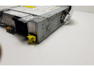 Радио/ проигрыватель CD/DVD / навигация    3V0035020B   Skoda Superb B8 (3V)