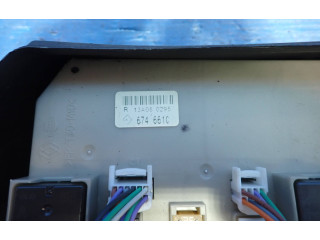 Блок предохранителей  674661C   Renault Clio III    