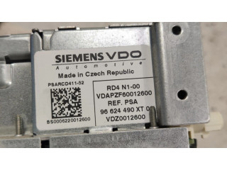 Радио/ проигрыватель CD/DVD / навигация