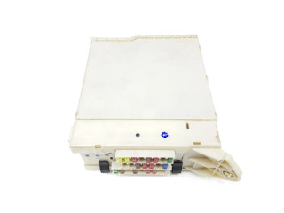   Pojistková skříňka 8273030273   Lexus GS 250 350 300H 450H 2006