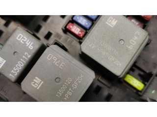 Блок предохранителей 13255300, 529050199 Chevrolet Orlando