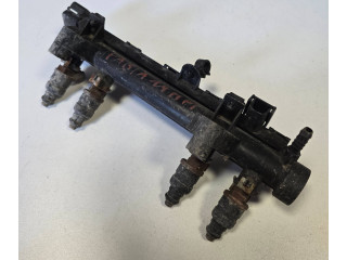 Топливная рампа 047133319, 047133321 Skoda Fabia Mk1 (6Y)