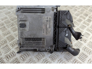 Блок управления двигателя 9818703480, 0281035365   Opel Combo E